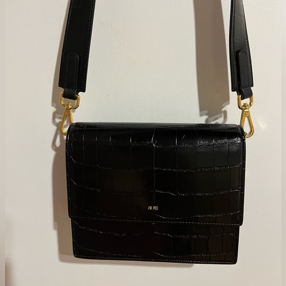 JW PEI Mini flap crossbody croc - 🖤 Black - Picture 2 of 5